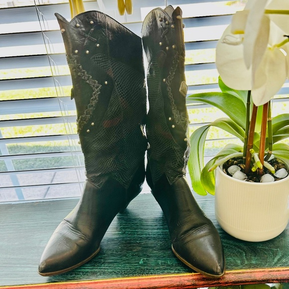 9 West Vintage 80’s Women's Lucretia Black Boots with Burgundy Accents Size 8.5M - Picture 1 of 5